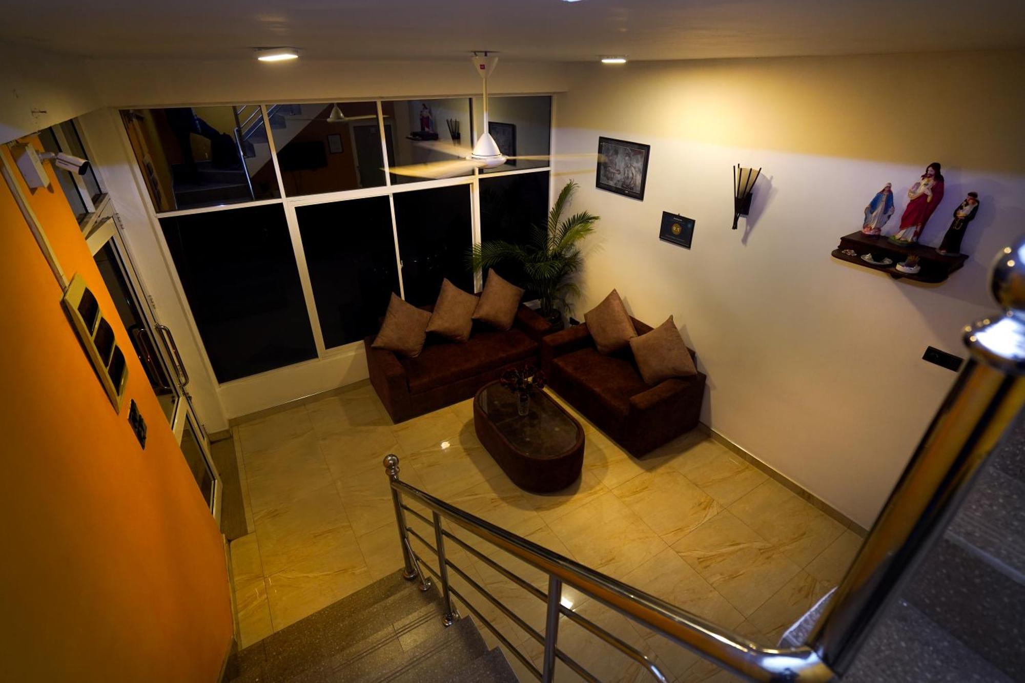 Airport 4 Season Transit Hotel Katunayake Exterior photo
