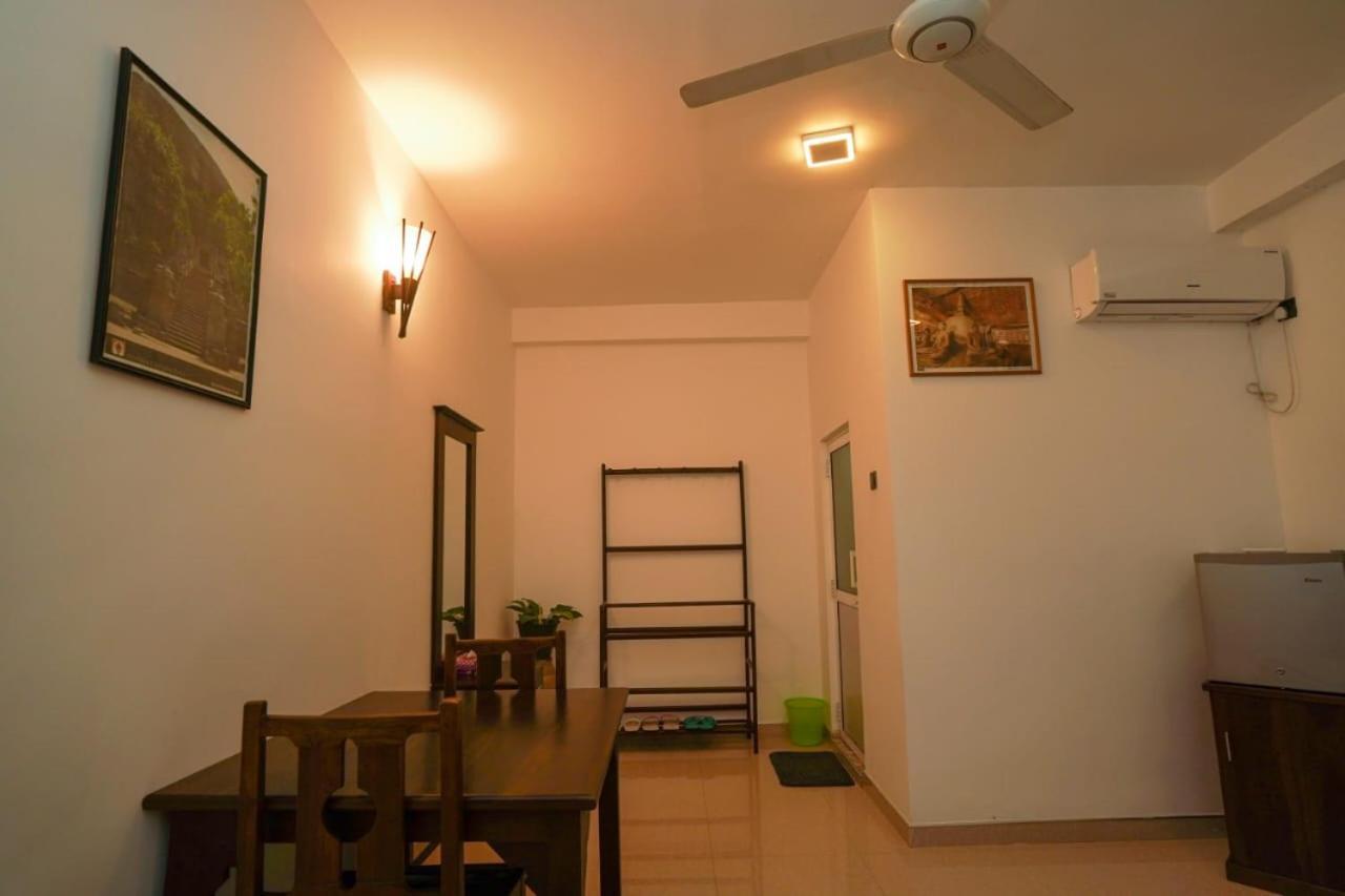 Airport 4 Season Transit Hotel Katunayake Exterior photo