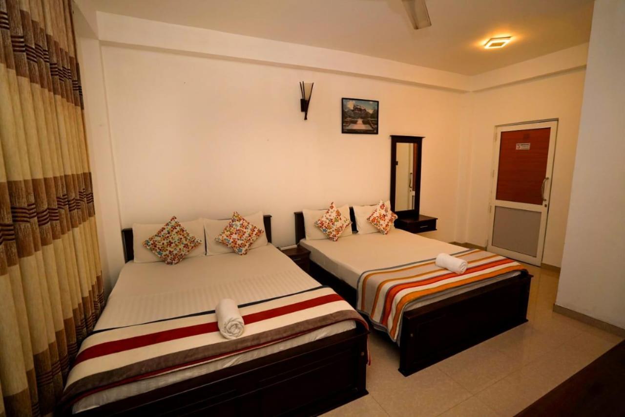 Airport 4 Season Transit Hotel Katunayake Room photo